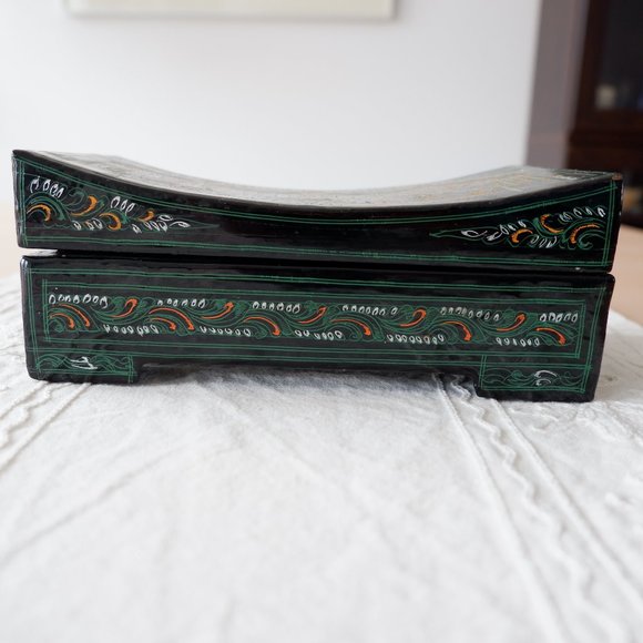 Laquered Keepsake Box - Picture 4 of 9